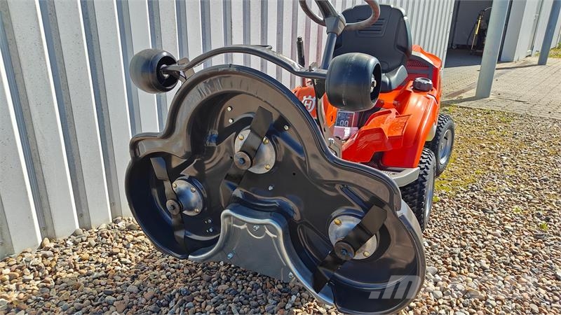 Husqvarna R 214TC 103cm klippebord جرارات مدمجة