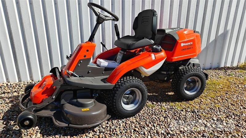 Husqvarna R 214TC 103cm klippebord جرارات مدمجة
