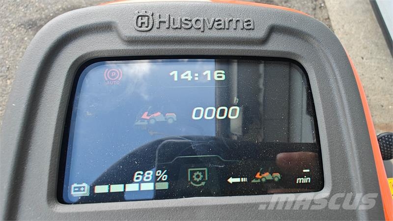 Husqvarna R200IX AWD Long Range model (dobbelt batteri) ركوب الحشائش