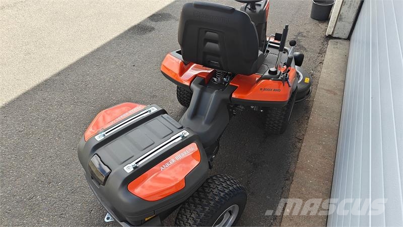 Husqvarna R200IX AWD Long Range model (dobbelt batteri) ركوب الحشائش