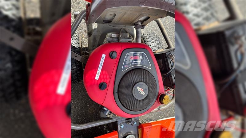 Husqvarna R213C 94cm Tondeuses montées