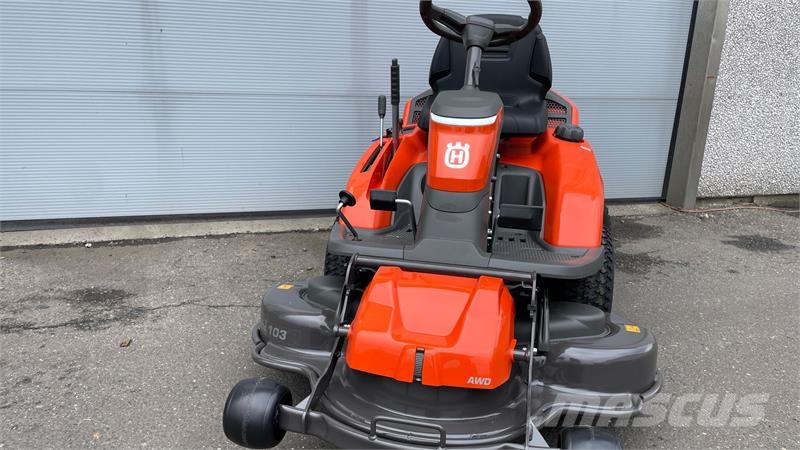 Husqvarna R216Ts Awd inkl. 103cm klipper - NY MODEL Reitermäher