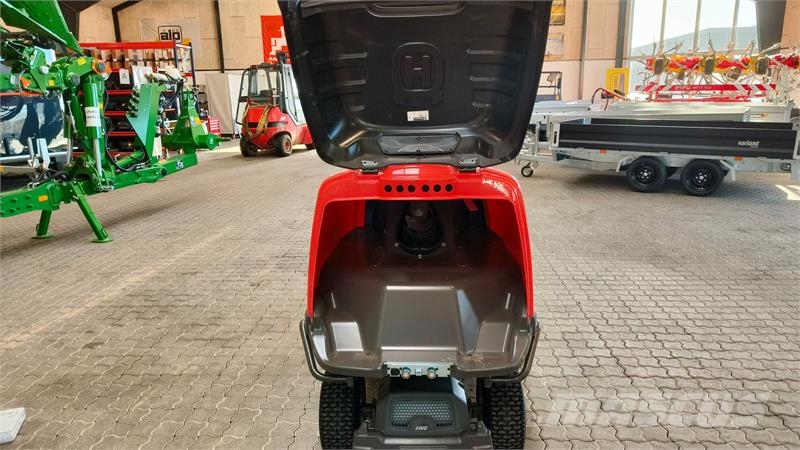Husqvarna RC 320Ts AWD Trattorini tagliaerba