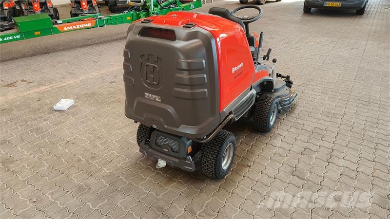 Husqvarna RC 320Ts AWD Trattorini tagliaerba