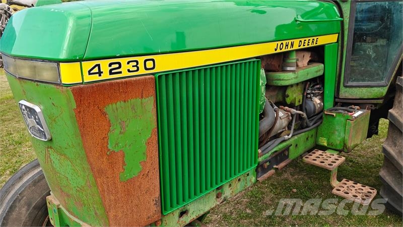 John Deere 4230 Tracteur