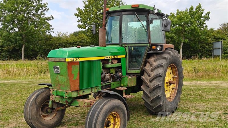 John Deere 4230 Tracteur