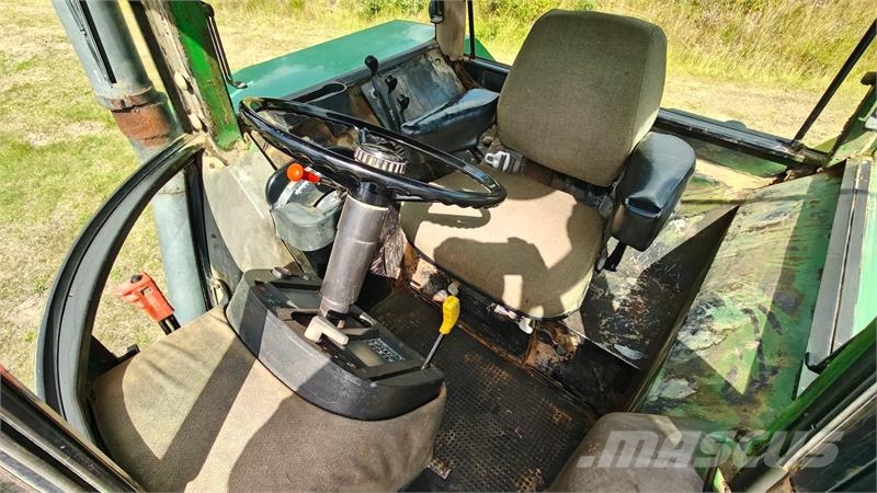 John Deere 4755 Traktorok