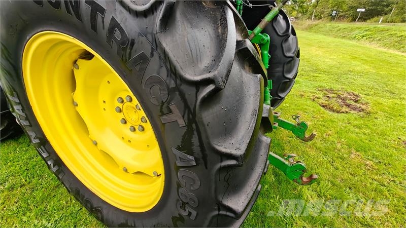John Deere 5090R Traktori