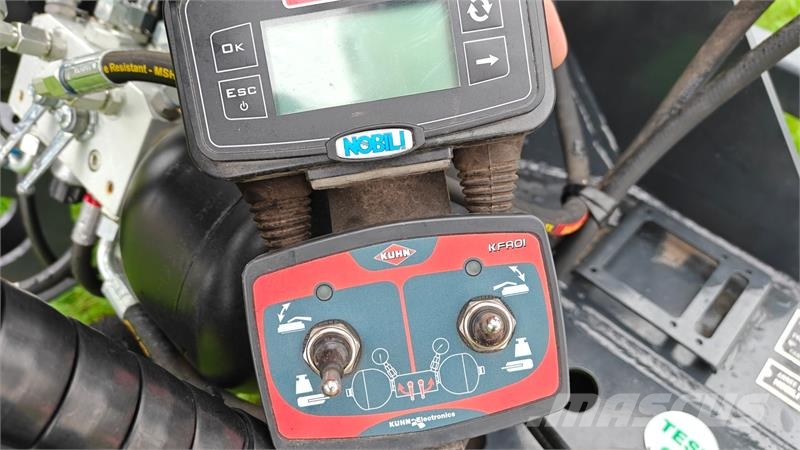 Kuhn BP 8300 og BPR 305 Kaszák