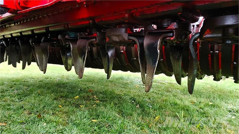 Kuhn Venta LC 4000/HR4004D مثاقيب مدمجة