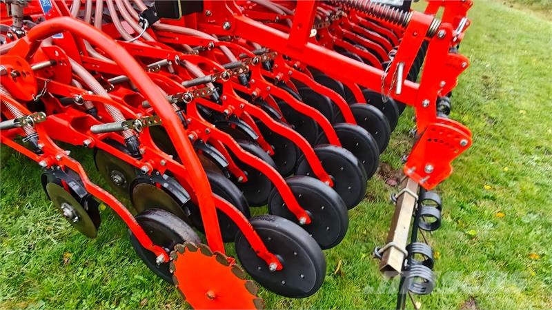 Kuhn Venta LC 4000/HR4004D مثاقيب مدمجة