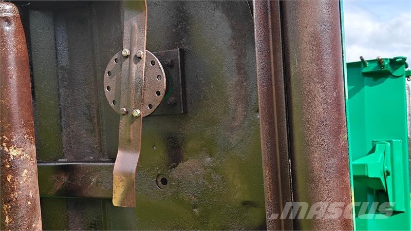 Major Bugseret rotorklipper til boldbaner Навісні та причіпні косарки