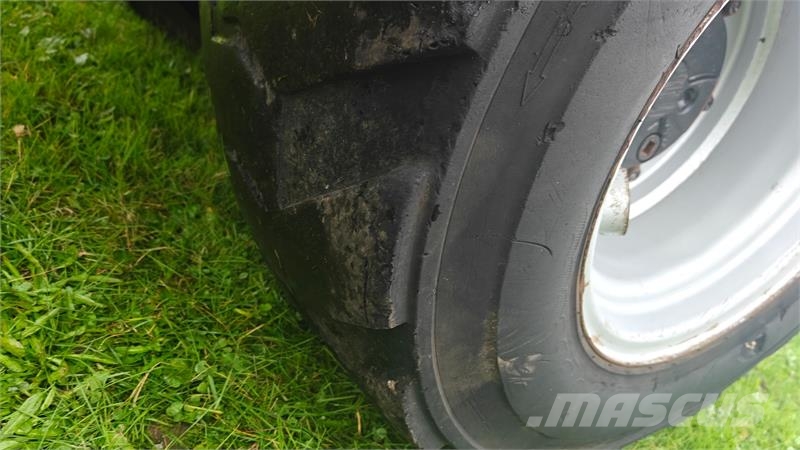 Manitou MLA 3-35H Mini iekrāvēji