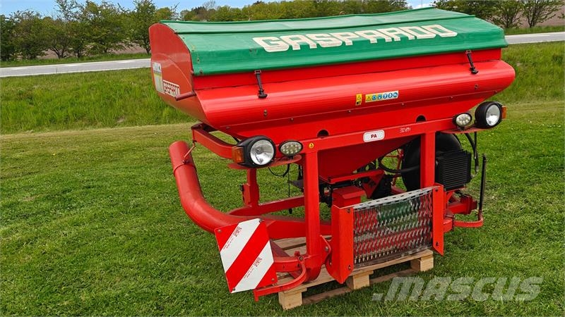 Maschio Gaspardo MANTA ISOTRONIC 12-75 XL Med fronttank Sejačice