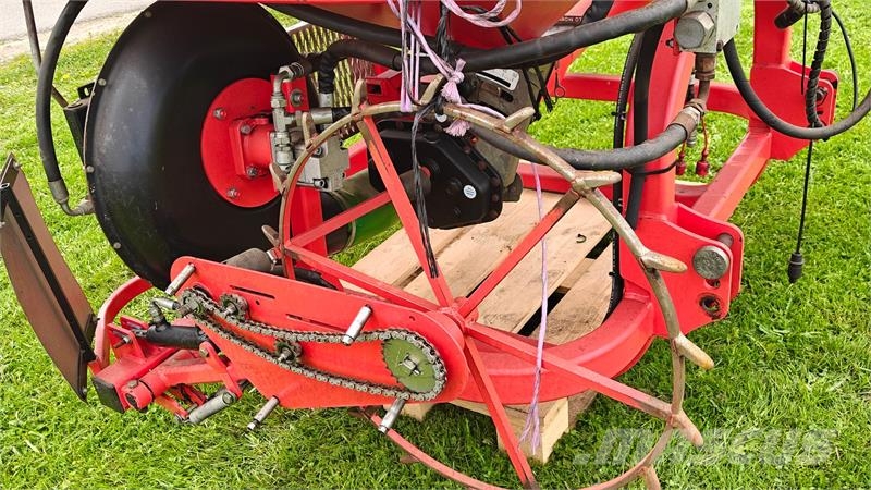 Maschio Gaspardo MANTA ISOTRONIC 12-75 XL Med fronttank Sejačice