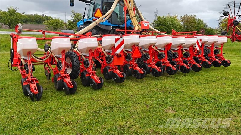 Maschio Gaspardo MANTA ISOTRONIC 12-75 XL Med fronttank Sejačice