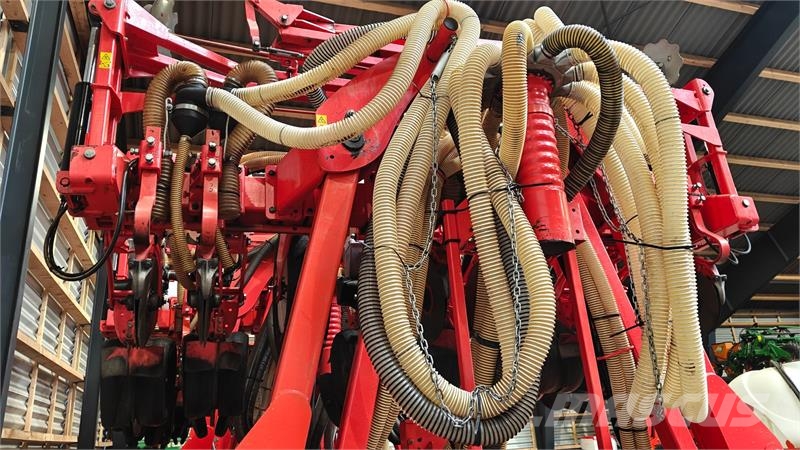 Maschio Gaspardo MANTA ISOTRONIC 12-75 XL Med fronttank Sejačice