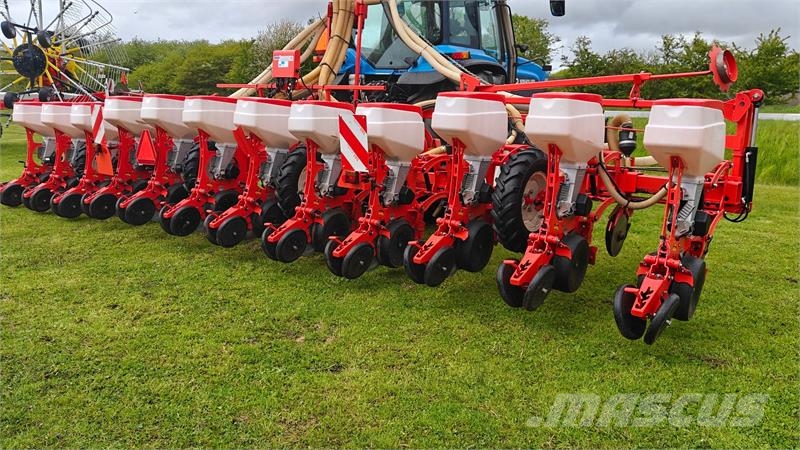 Maschio Gaspardo MANTA ISOTRONIC 12-75 XL Med fronttank Sejačice
