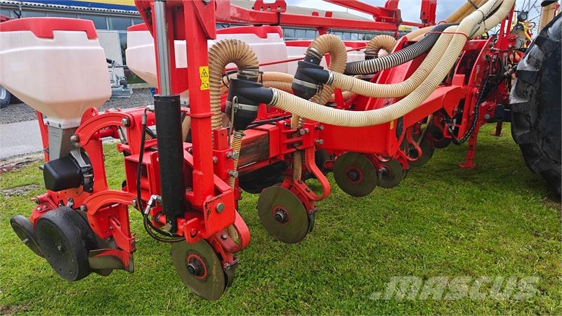 Maschio Gaspardo MANTA ISOTRONIC 12-75 XL Med fronttank Sejačice