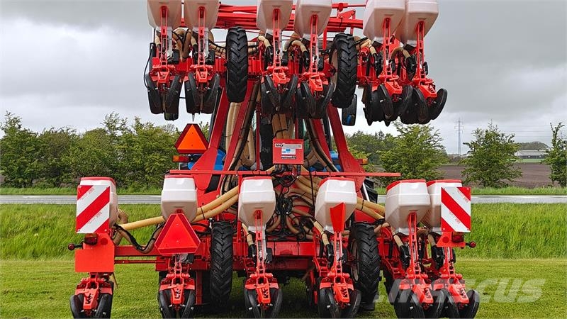 Maschio Gaspardo MANTA ISOTRONIC 12-75 XL Med fronttank Sejačice