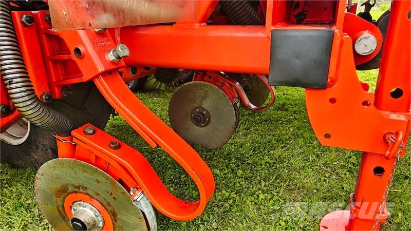 Maschio Gaspardo Mirka Isotronic 8 Mechanické sejačky