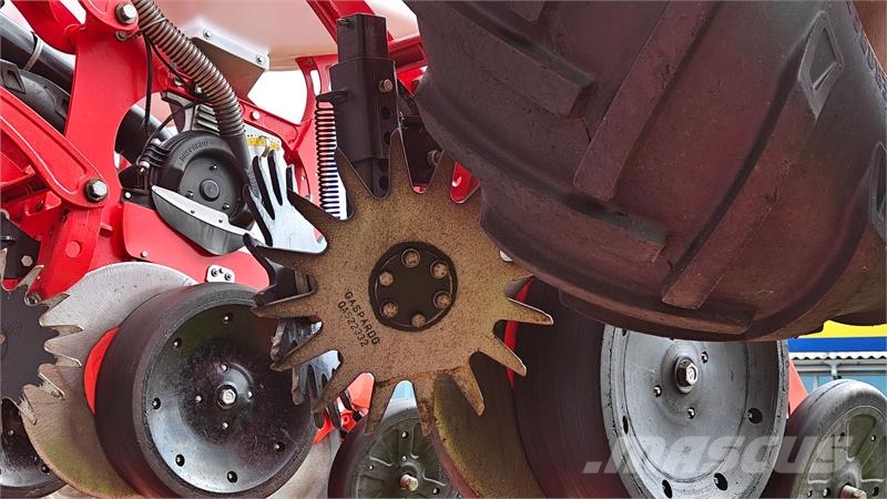 Maschio Gaspardo Mirka Isotronic 8 Mechanické sejačky