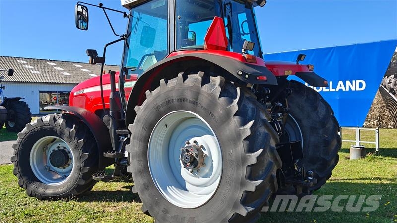 Massey Ferguson 8220 powerControl Xtra Traktoren