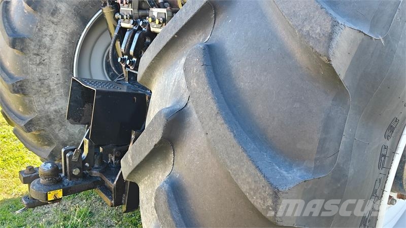 Massey Ferguson 8220 powerControl Xtra Traktoren