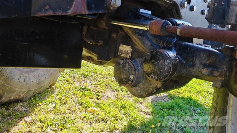 Massey Ferguson 8220 powerControl Xtra Traktoren