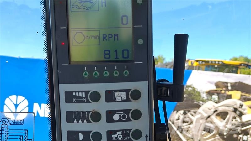 Massey Ferguson 8220 powerControl Xtra Traktoren
