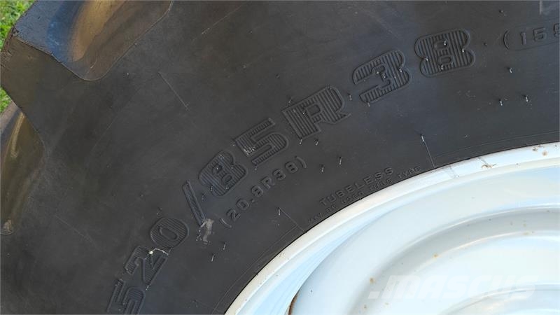 Massey Ferguson 8220 powerControl Xtra Traktoren