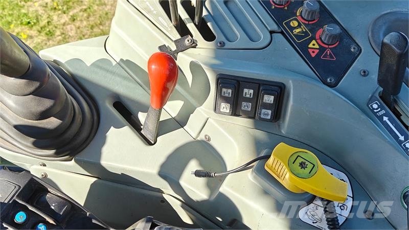 Massey Ferguson 8220 powerControl Xtra Traktoren