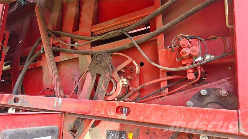 New Holland BB980 محزمات مربعة