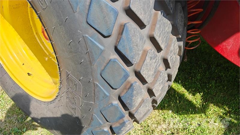 New Holland BB980 محزمات مربعة