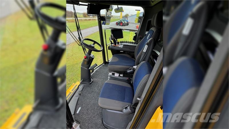 New Holland CR10.90 聯合收穫機