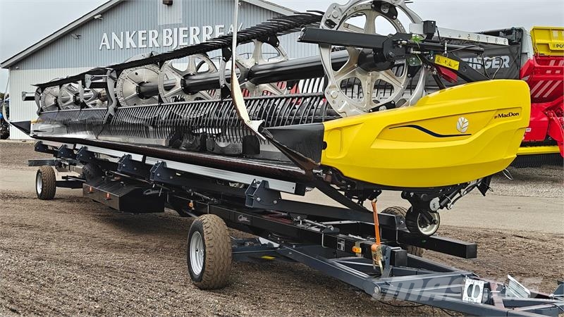 New Holland CR10.90 på Bælter Maaidorsmachines