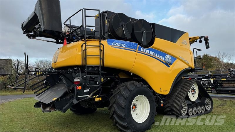 New Holland CR10.90 på Bælter Maaidorsmachines