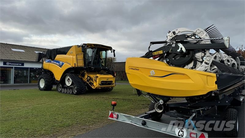 New Holland CR10.90 på Bælter Maaidorsmachines