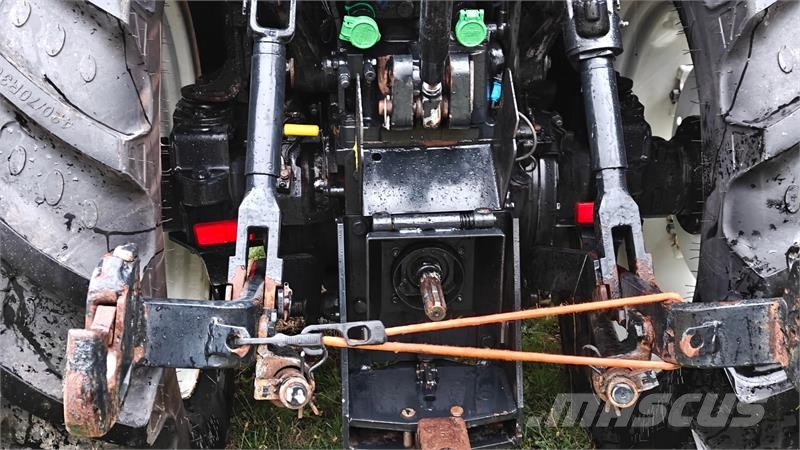 New Holland T4.100 F Kompaktni (mali) traktori