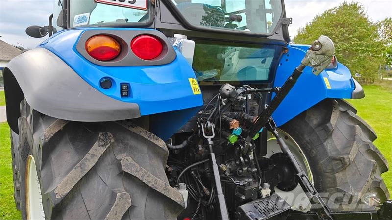 New Holland T4.95 Med frontlæsser Tractoare