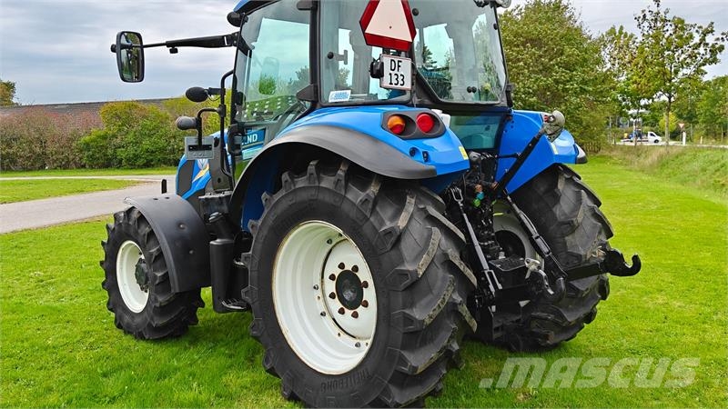 New Holland T4.95 Med frontlæsser Tractoare