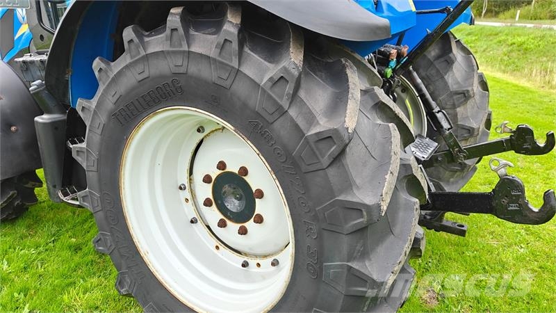 New Holland T4.95 Med frontlæsser Tractoare