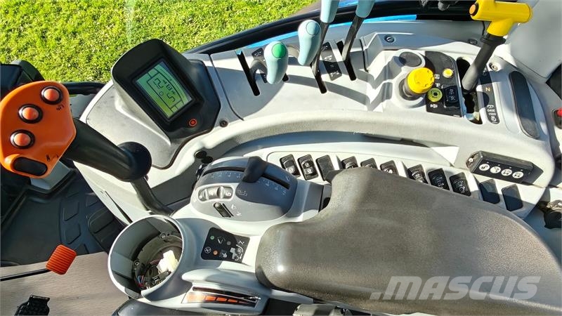 New Holland T7.260 med Quicke Q7M Frontlæsser Tractoare