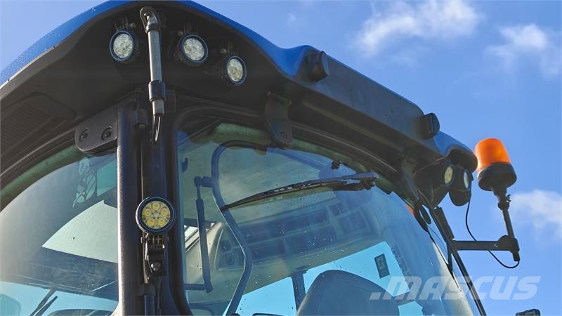 New Holland T7.260 med Quicke Q7M Frontlæsser Tractoare