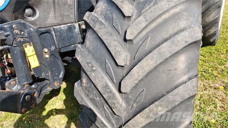 New Holland T7050 AUTO COMMAND Tracteur