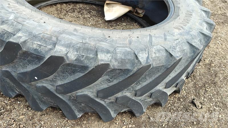 Petlas 480/80R46 XXX الإطارات والعجلات والحافات