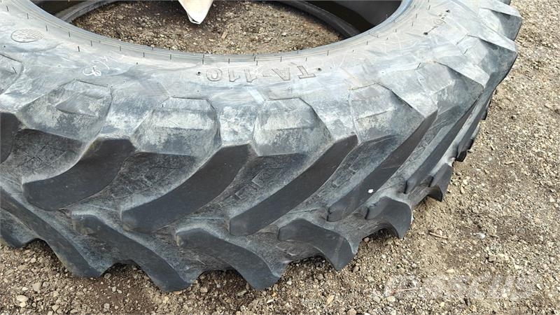 Petlas 480/80R46 XXX الإطارات والعجلات والحافات
