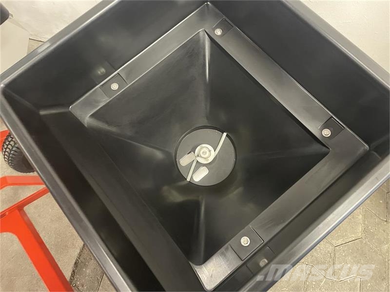 Rauch K51 Skubbe / trække model Sand and salt spreaders
