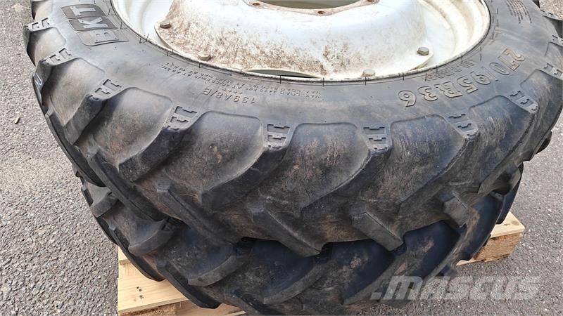  sprøjtehjul 380/90R46 - 270/95R36 XXX New Holland  Däck, hjul och fälgar