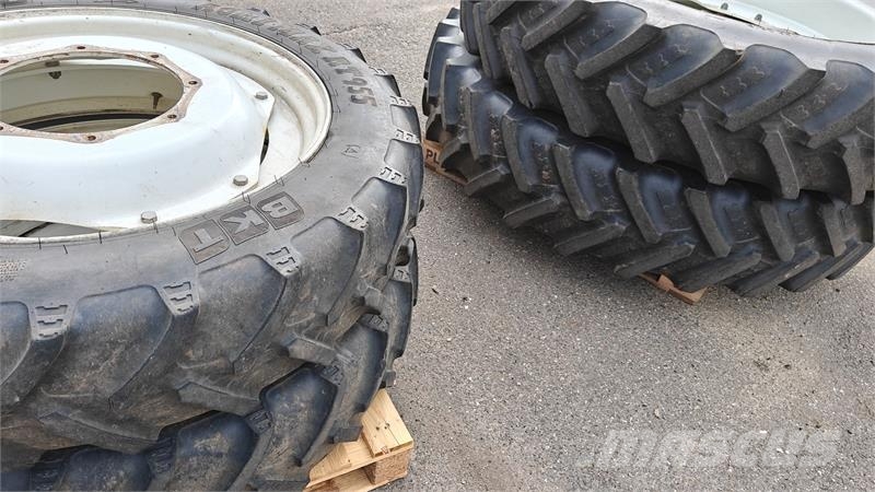  sprøjtehjul 380/90R46 - 270/95R36 XXX New Holland  Däck, hjul och fälgar
